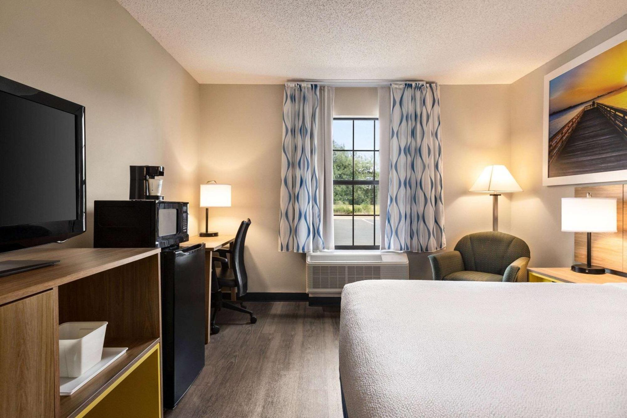 Days Inn By Wyndham Shallotte Exteriör bild